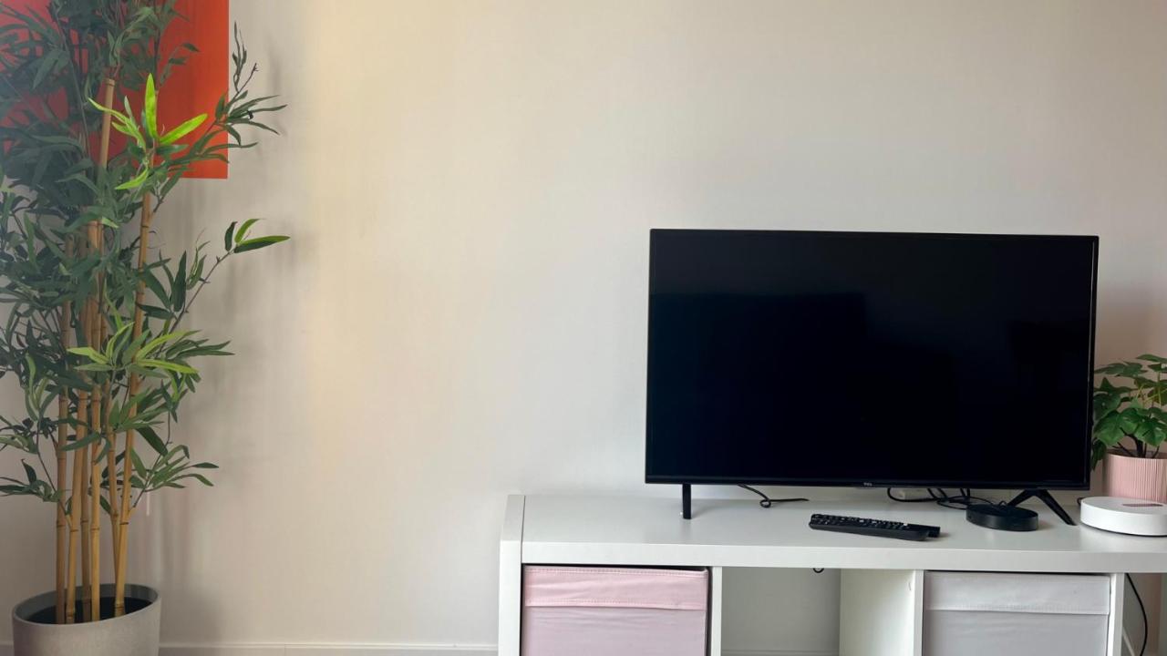L'Artiste En Duplex Apartment Nevers Bagian luar foto