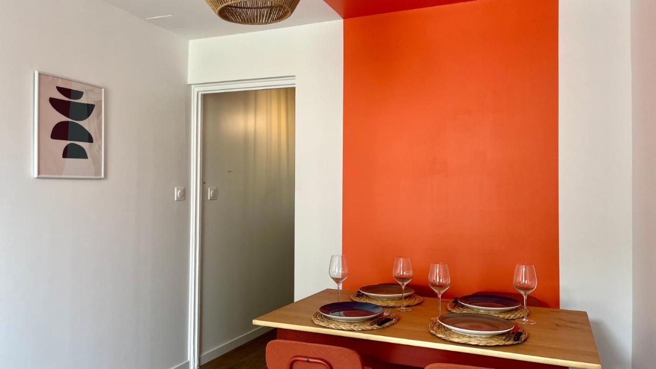 L'Artiste En Duplex Apartment Nevers Bagian luar foto